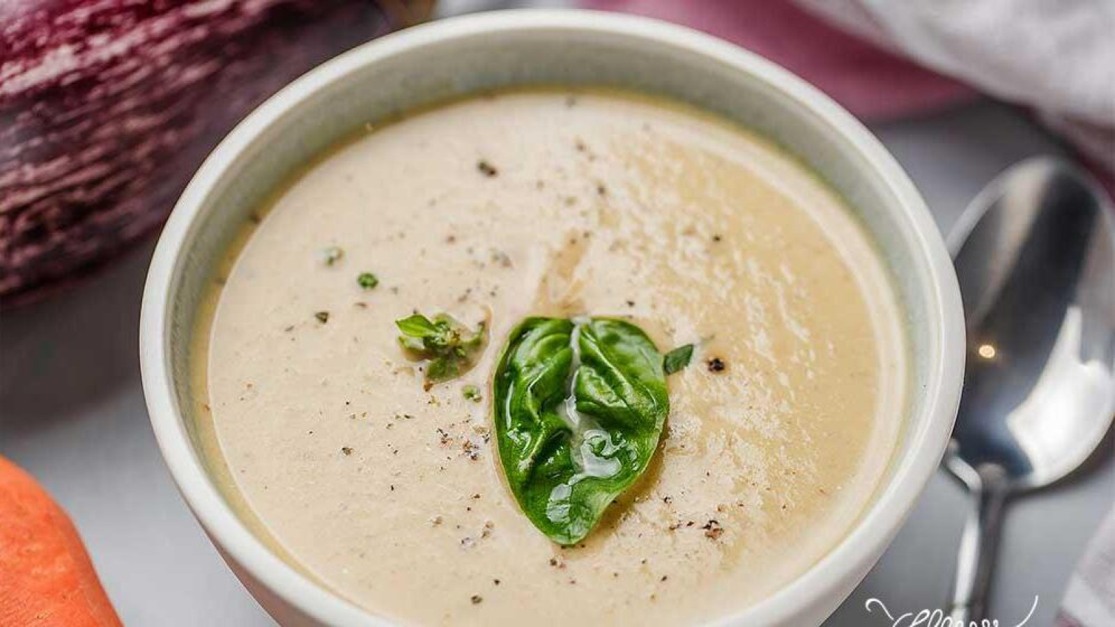 Крем-суп из баклажанов с помидорами