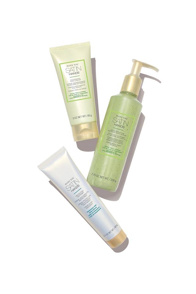 Набор Satin Hands «Белый чай и Цитрус» со смягчающим средством,  скрабом для рук и питательным кремом для рук с маслом ши, Mary Kay