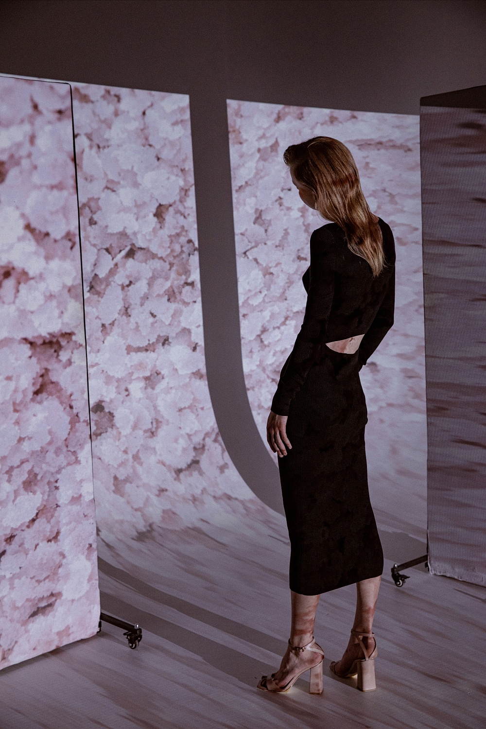 Платье: Knitel, Обувь: Marsala