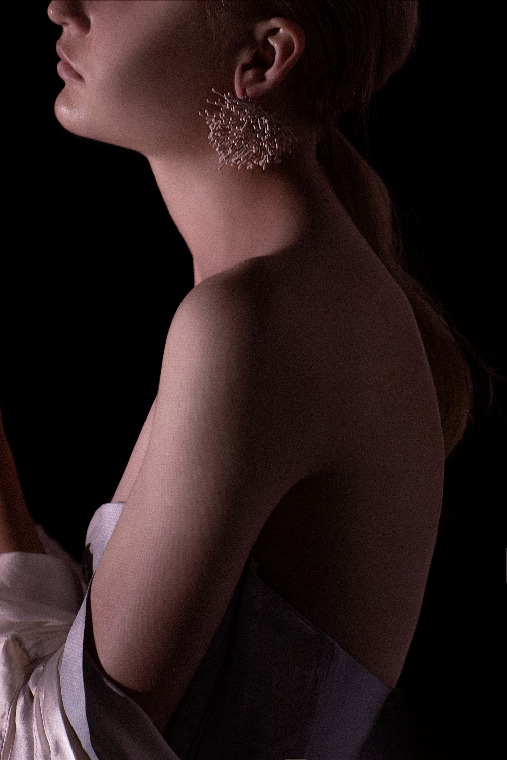 Серьги: Elena Burenina, Платье: Artemklimchuk