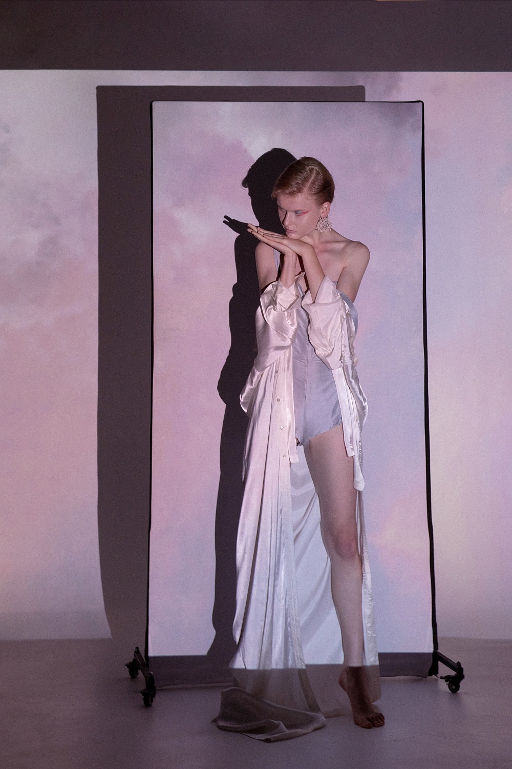 Серьги: Elena Burenina, Платье: Artemklimchuk