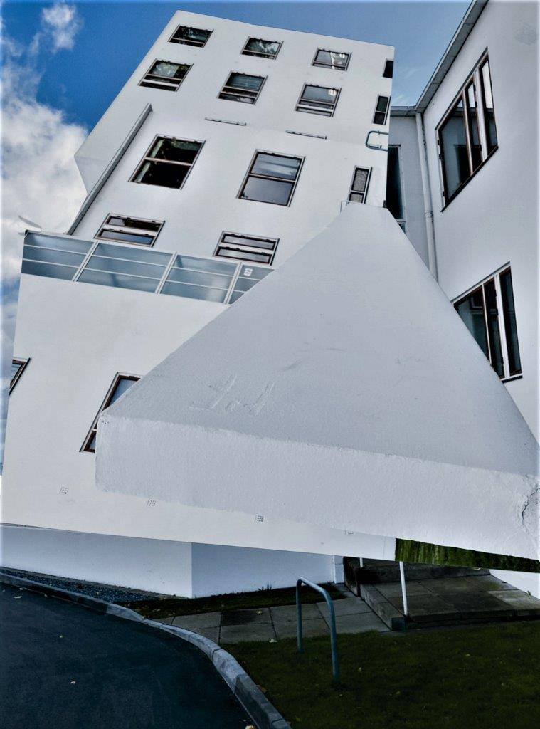 Из серии «Наш дом». Посвящение Арне Якобсенну, фотомонтаж, 2021