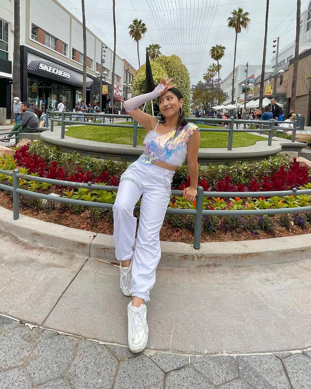 @boymeetsale