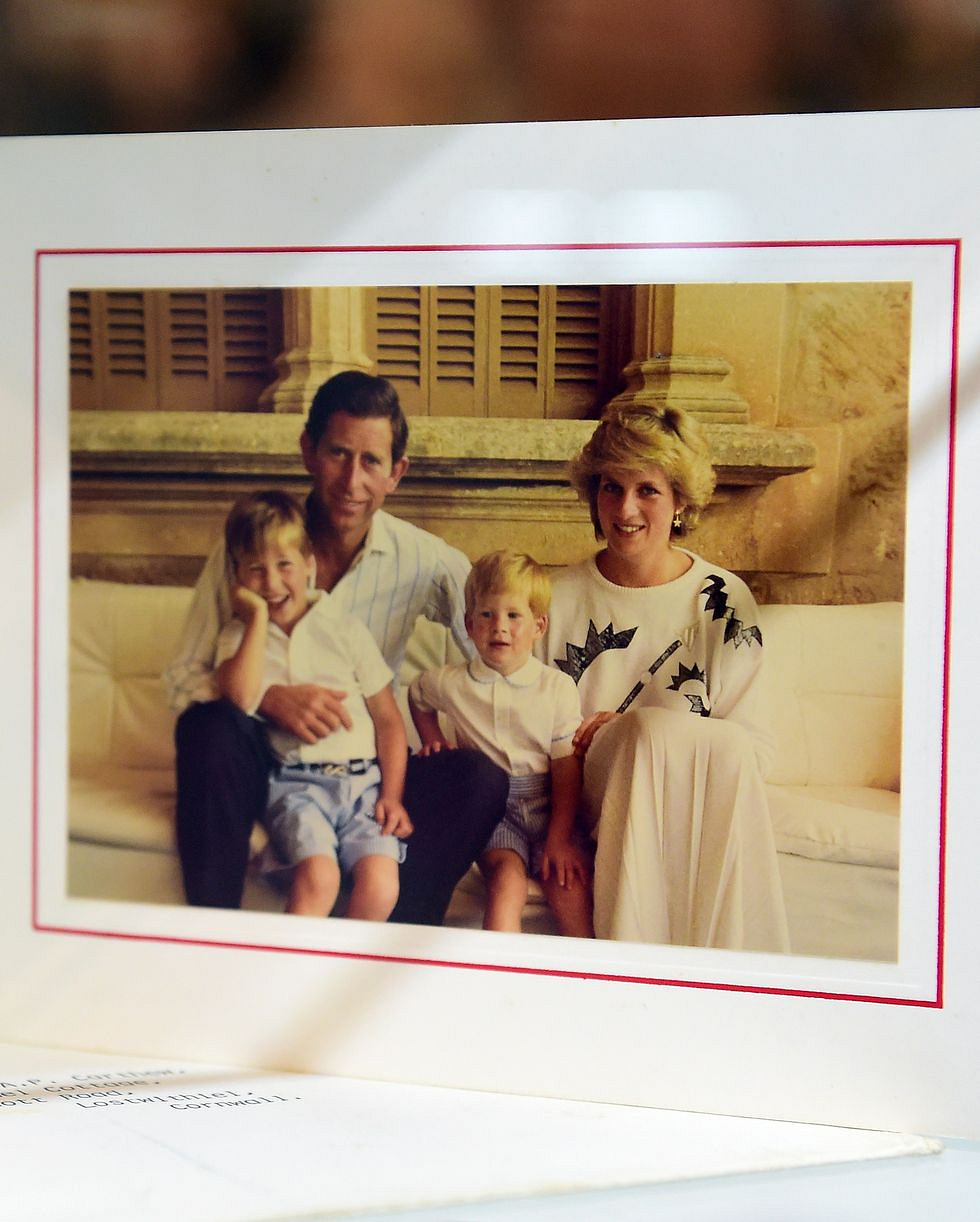 Принц Чарльз та принцеса Діана з дітьми, 1987 рік