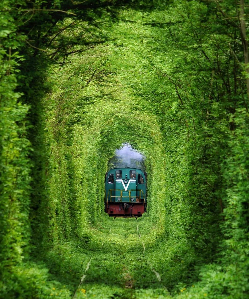 Instagram: @polustanok