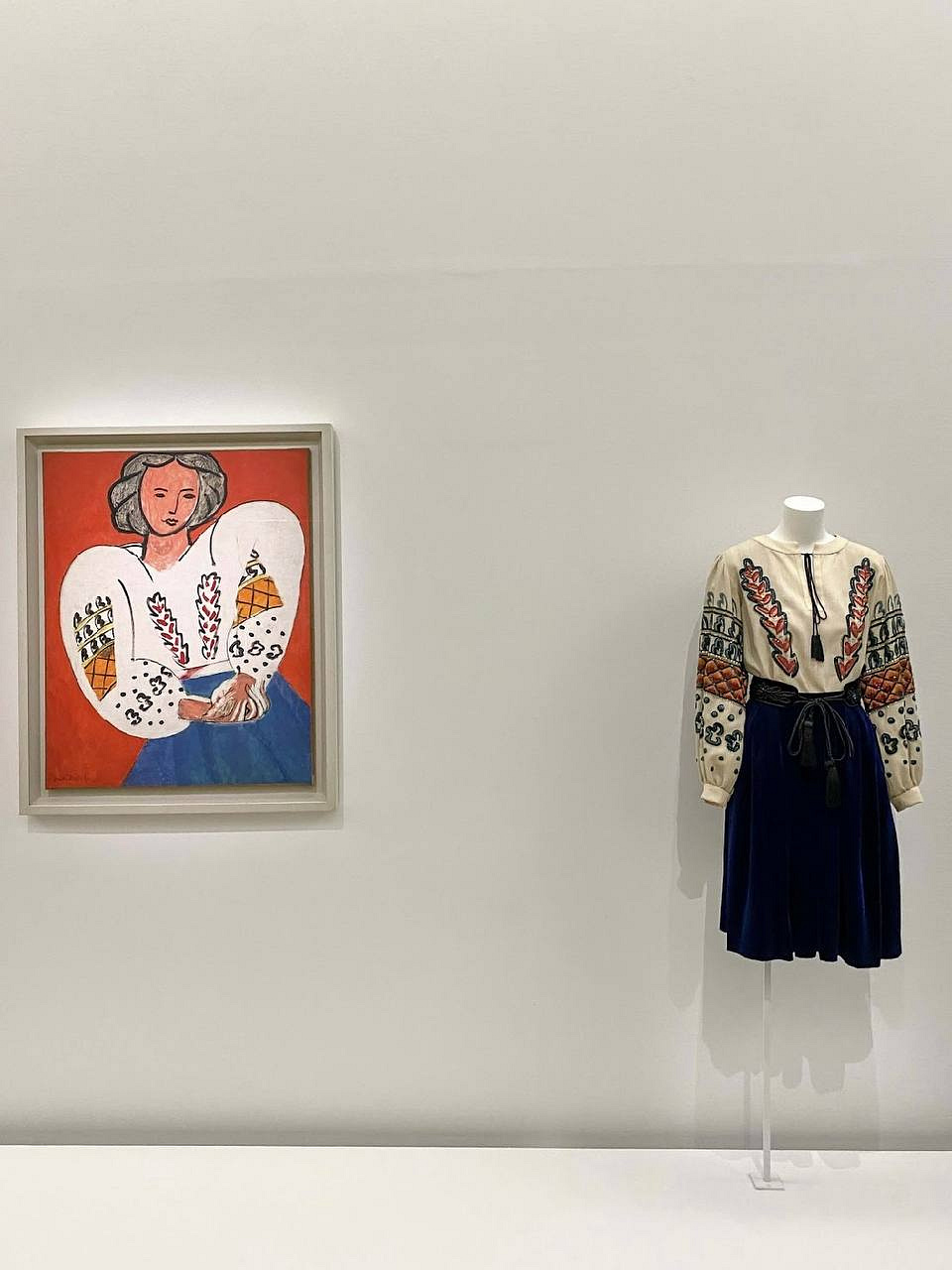 Ансамбль Yves Saint Laurent з колекції осінь-зима 1981. Картина «Румунська блуза», Анрі Матісс, 1940