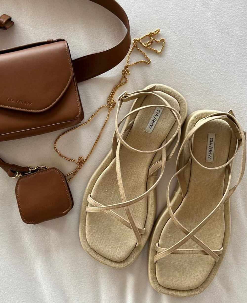 Instagram: @rosiehw
