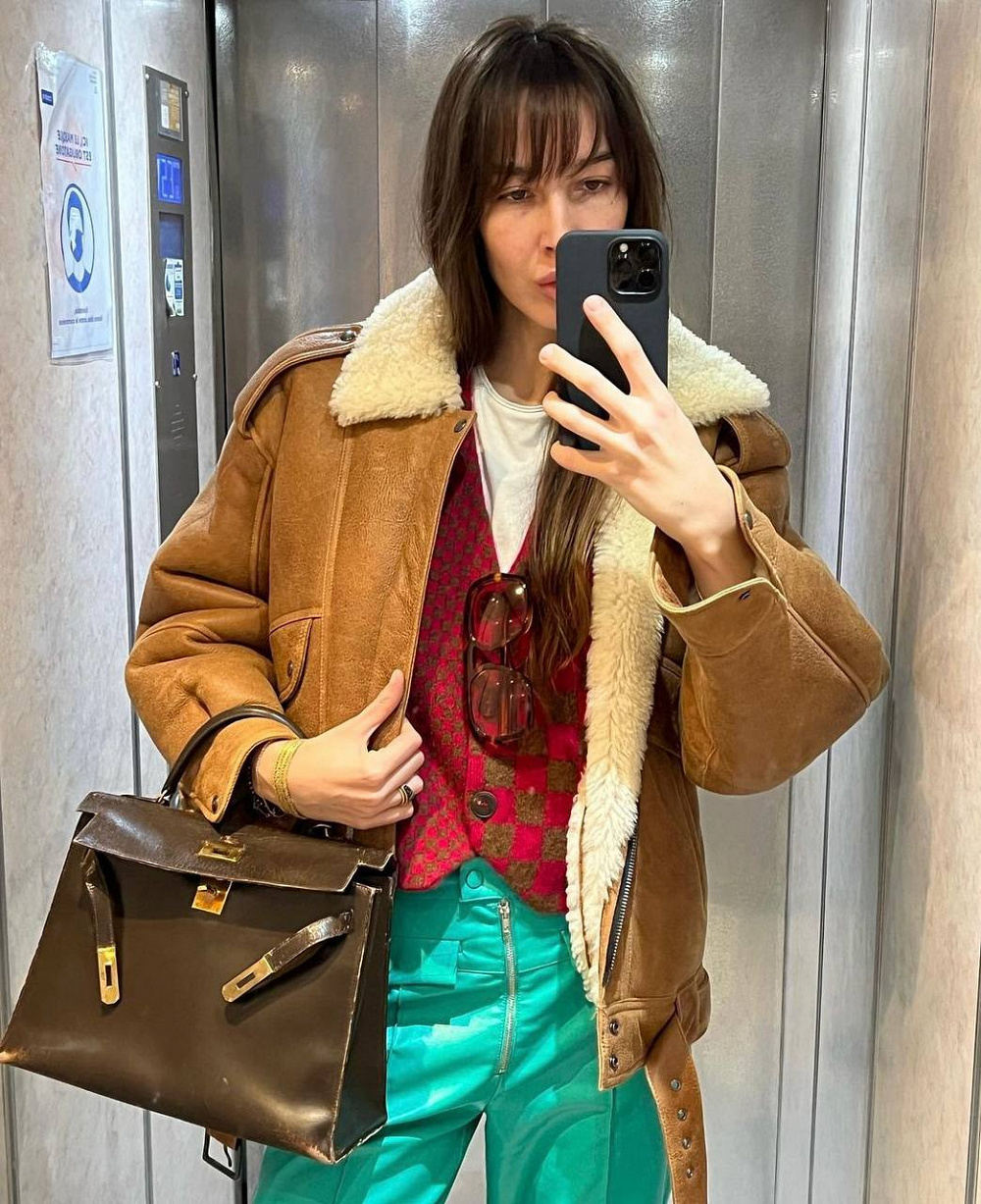 Instagram: @estellechemouny