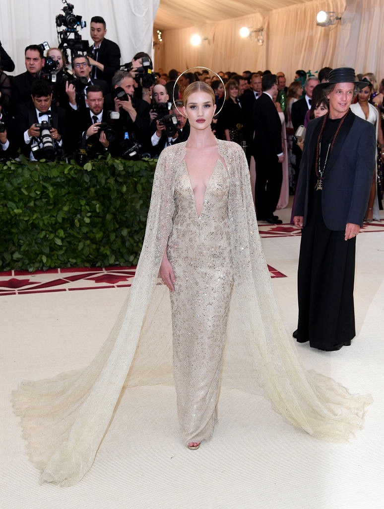 Роузи Хантингтон-Уайтли на Met Gala
