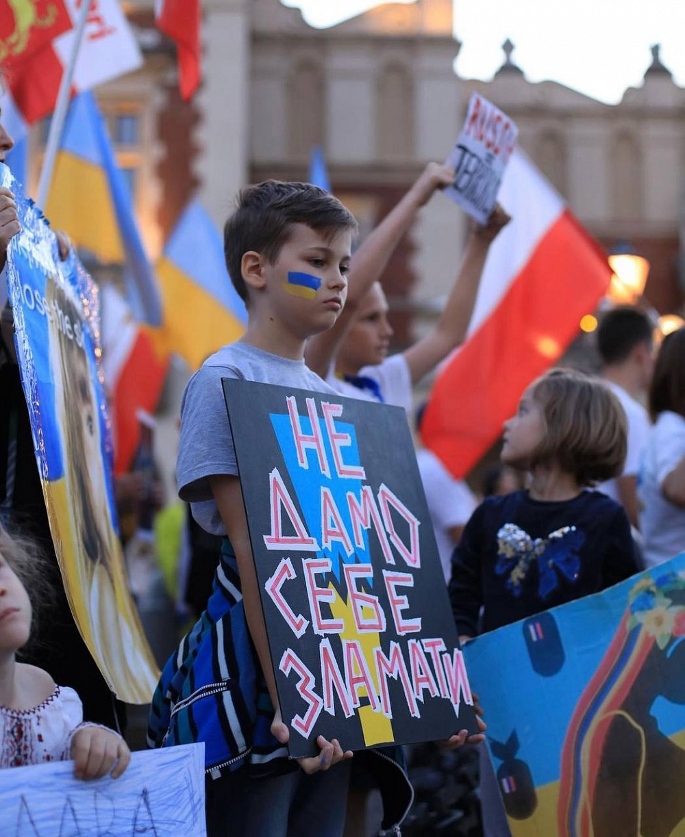 Instagram: @lizzza_art