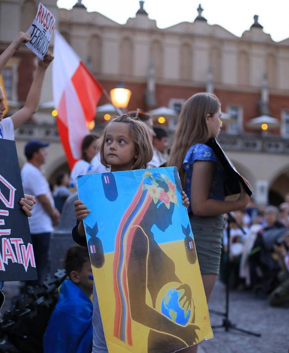 Instagram: @lizzza_art