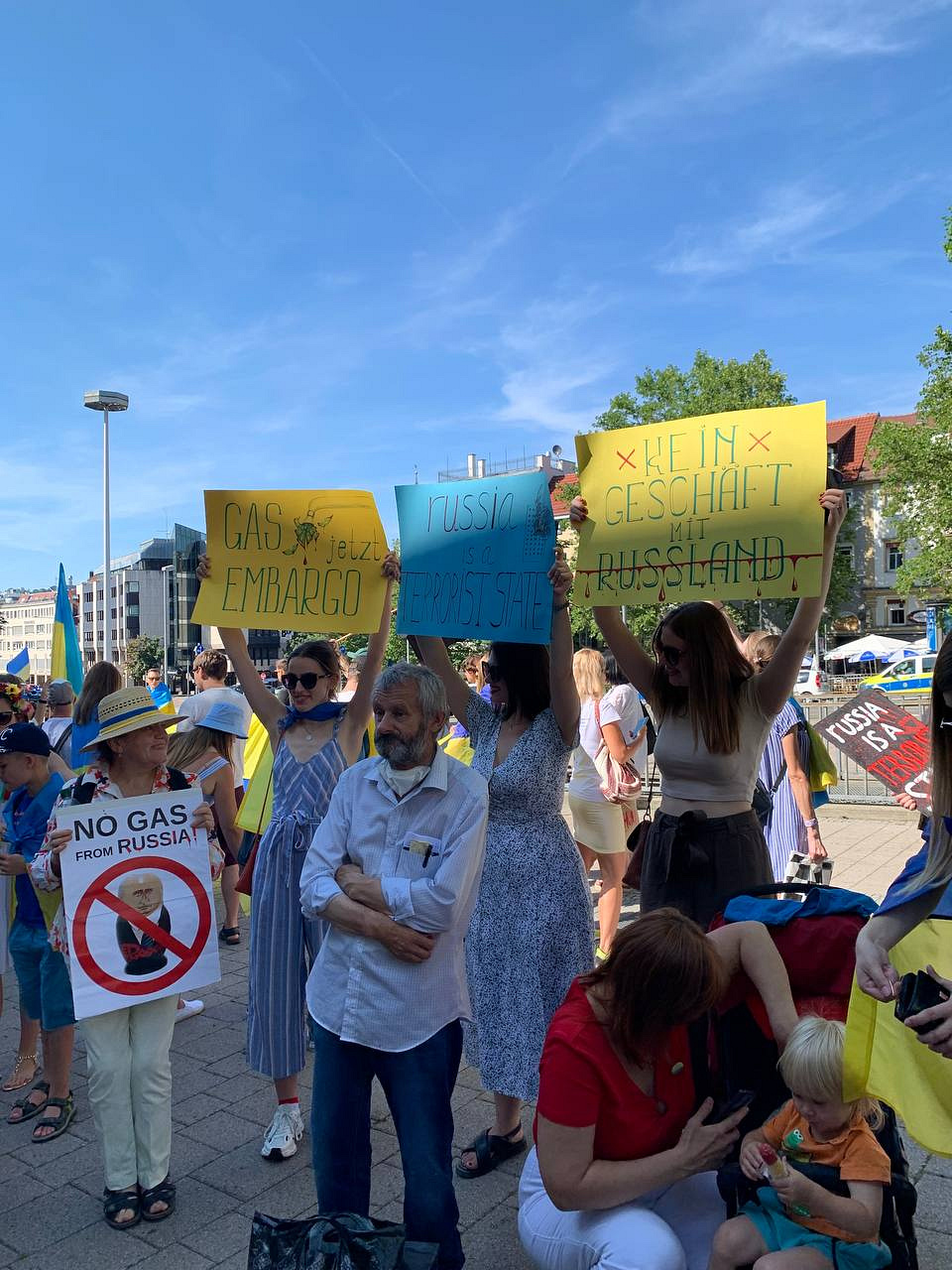 Instagram: @pastushara