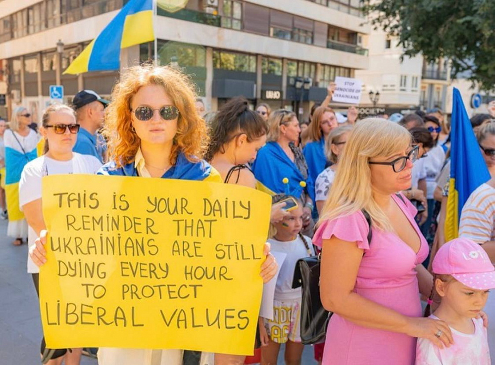 Instagram: @amigos.ucrania