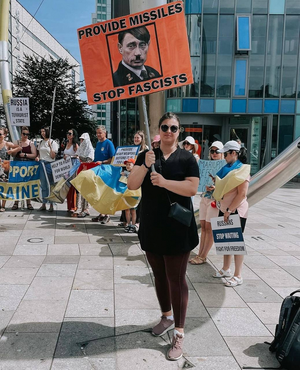 Instagram: @worlds_queen