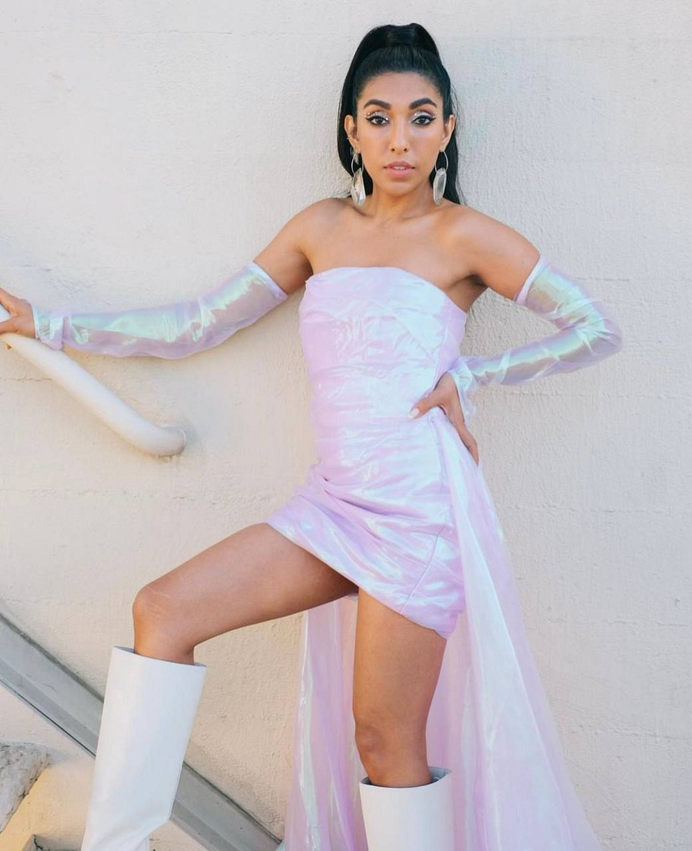 Instagram: @rupikaur_