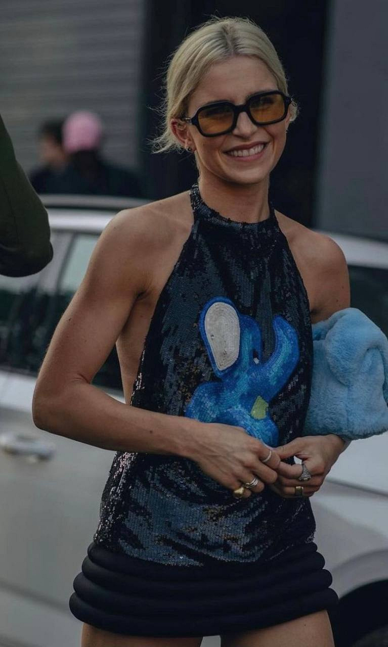 Instagram: @carodaur