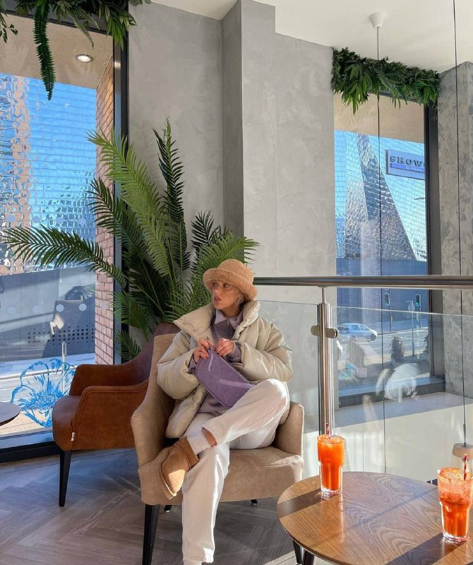 Instagram: @hannahemilywhite