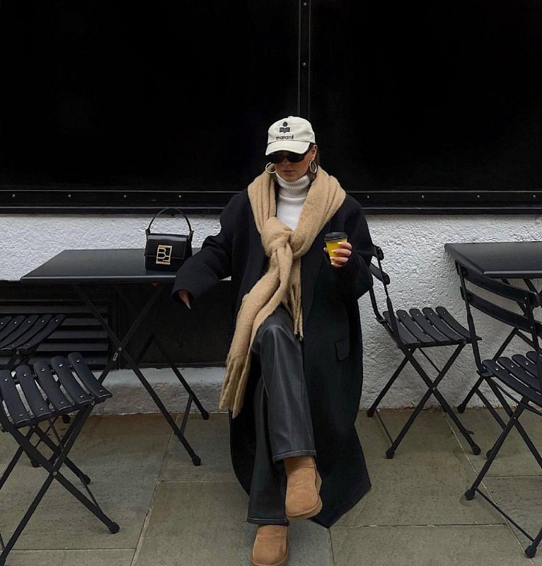 Instagram: @iamhannawhiting