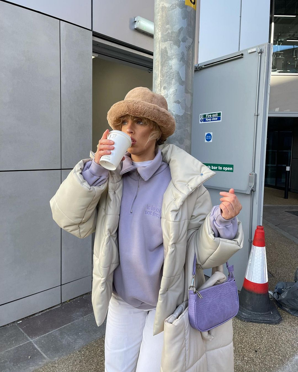 Instagram: @hannahemilywhite