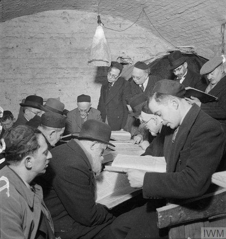 Фото з укриттів, зроблені в Лондоні Біллом Брандтом; листопад 1940 року / Imperial War Museums