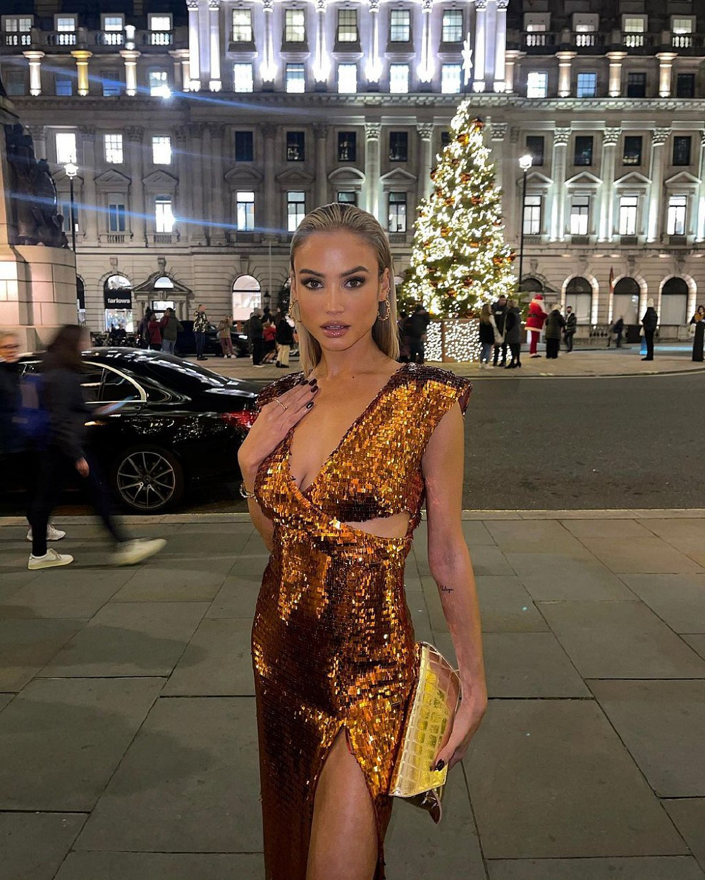 Instagram: @rose_bertram