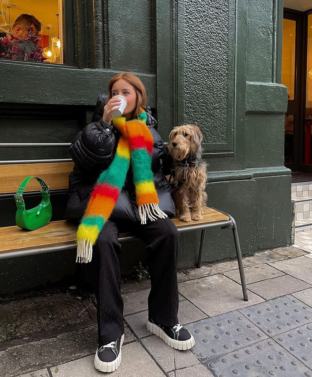 Instagram: @rebeccaferrazwyatt