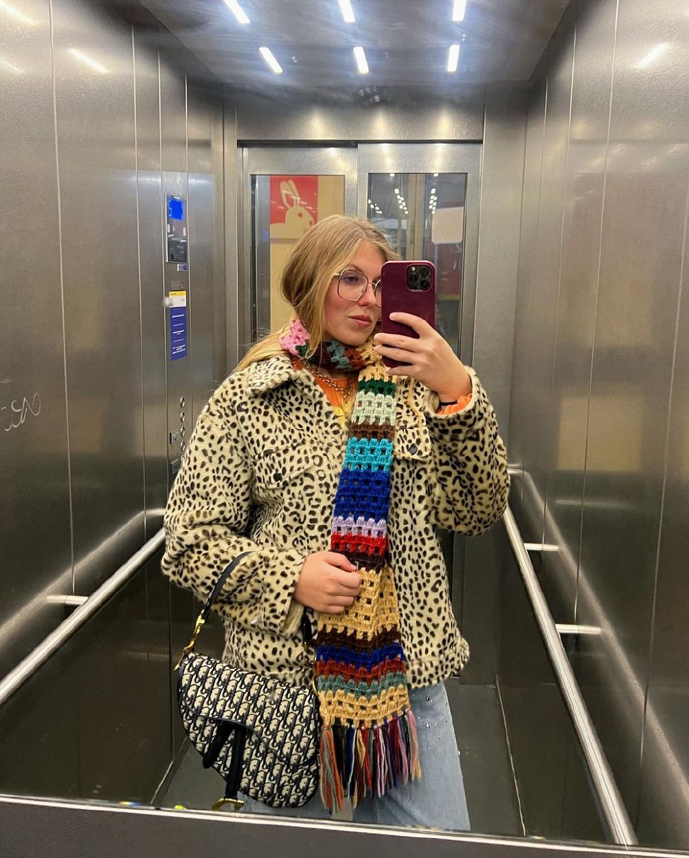 Instagram: @emiliavandyck