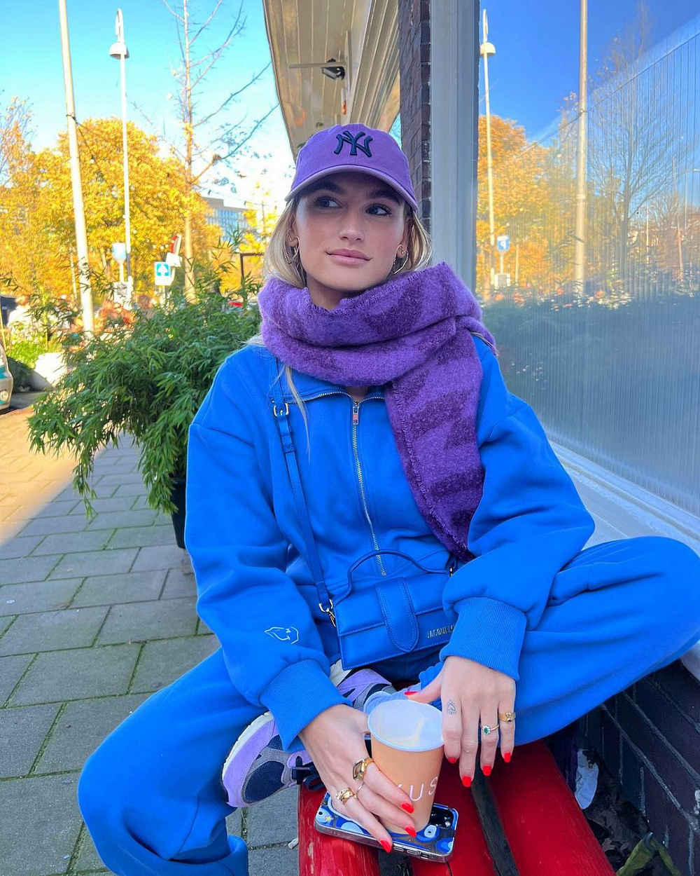 Instagram: @tessavmontfoort