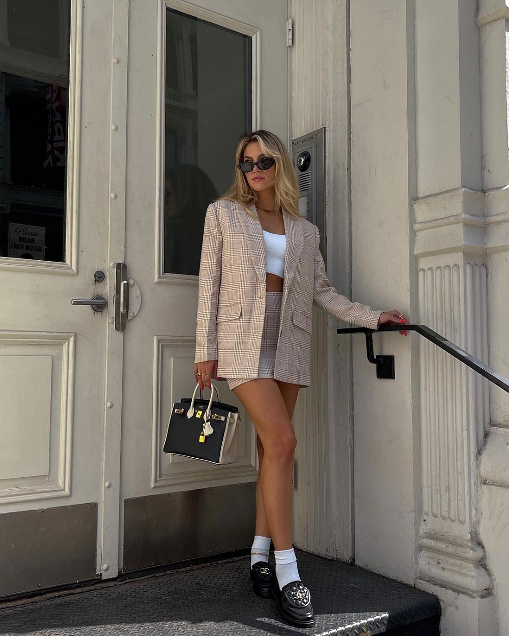 Instagram: @cassdimicco