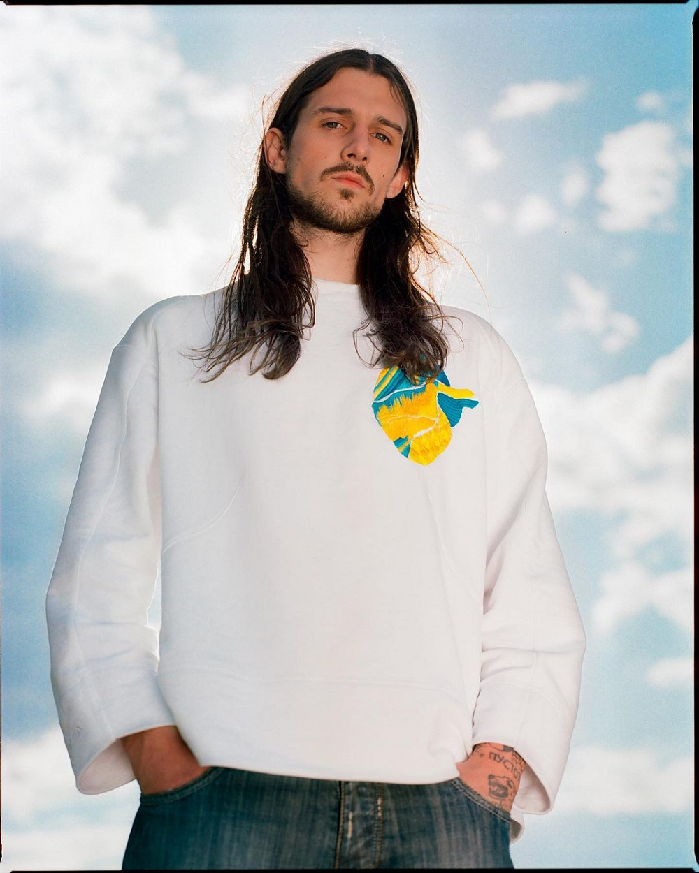 Світшот із благодійної колекції FROLOV HEART від FROLOV