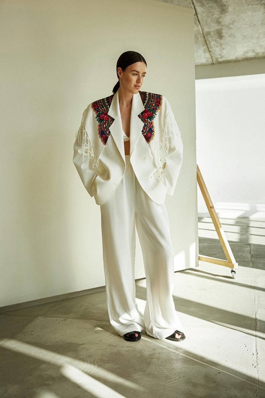 Блейзер Folk з традиційною українською хусткою від ТОТÉ