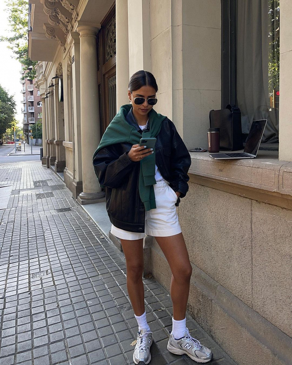 Instagram @emitaz