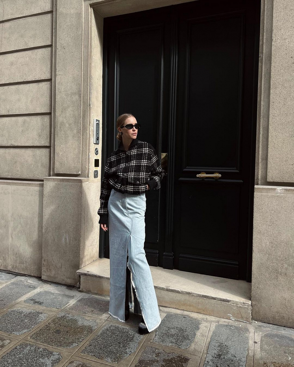 Instagram: @pernilleteisbaek