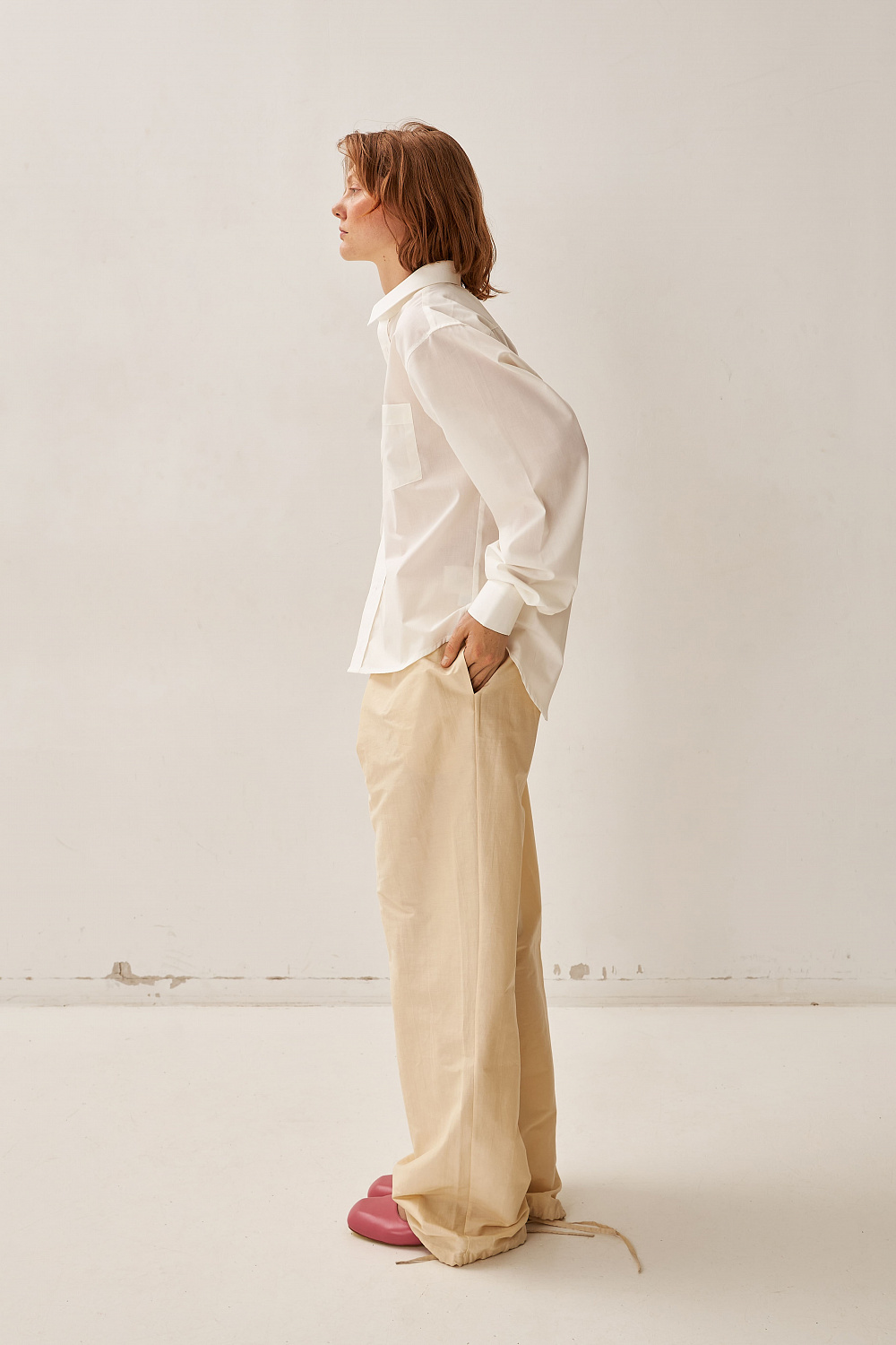 Сорочка, Atelier VNTG; штани, BOBKOVA; балетки, Ikos