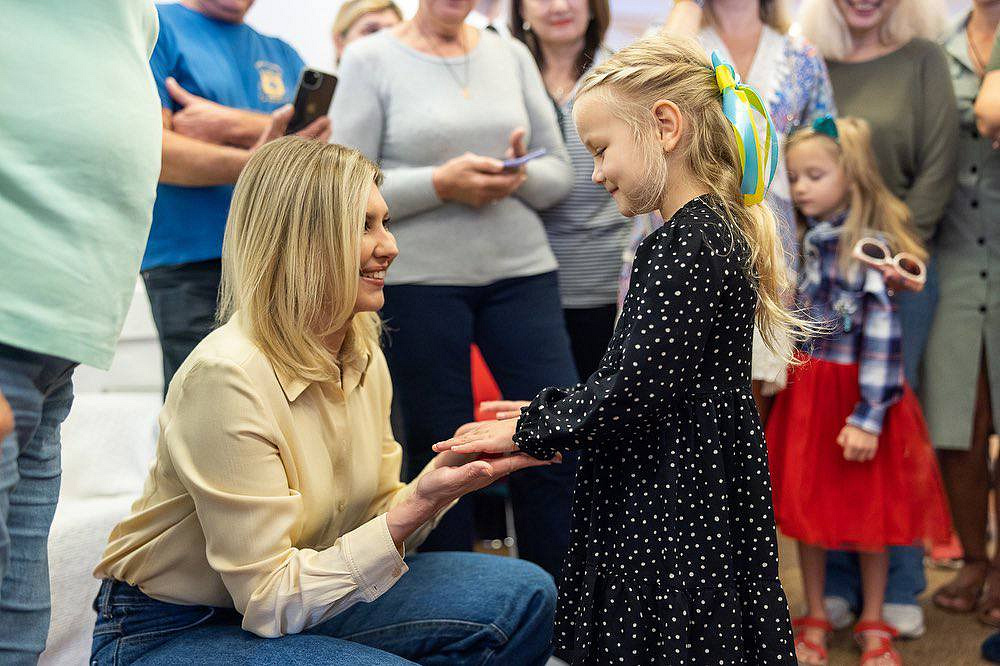 Instagram: @olenazelenska_official