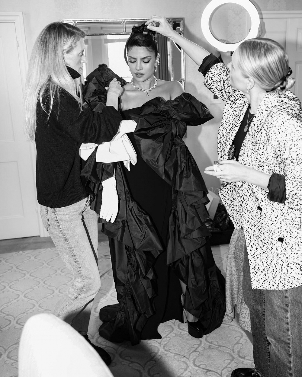 Instagram: @priyankachopra