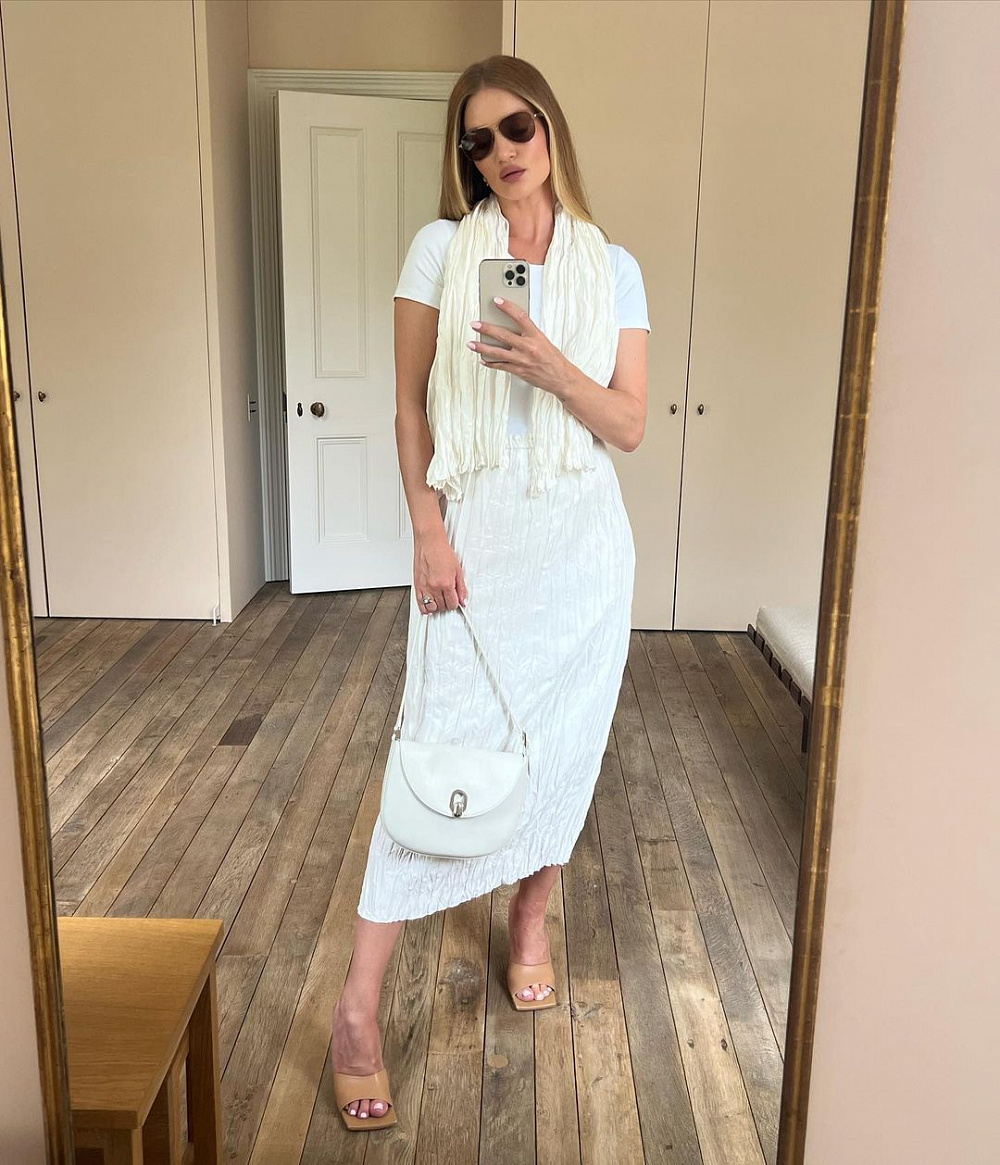 Instagram: @rosiehw