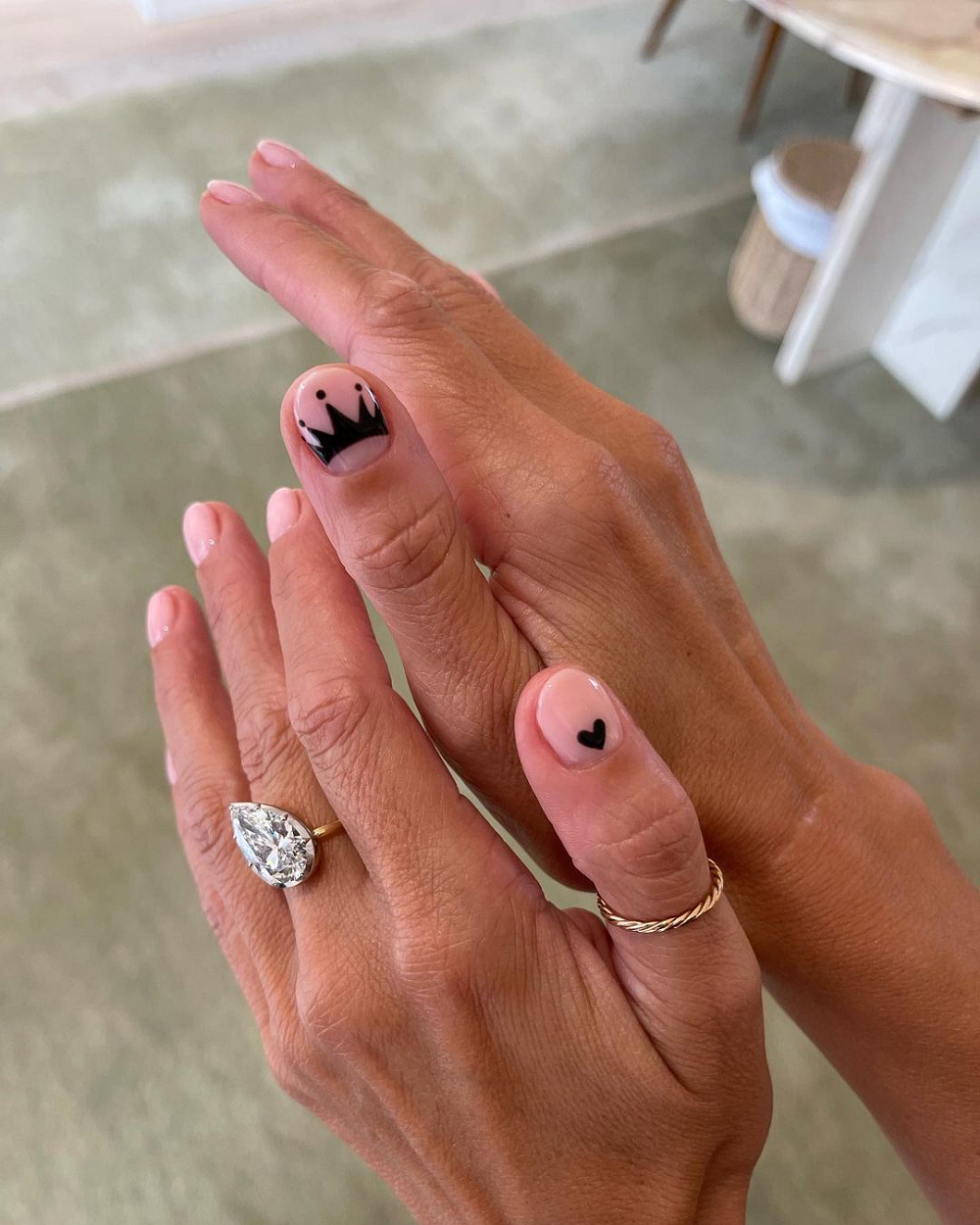 Instagram: @iramshelton