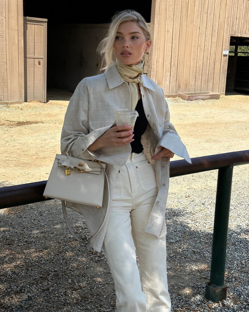 Instagram: @hoskelsa