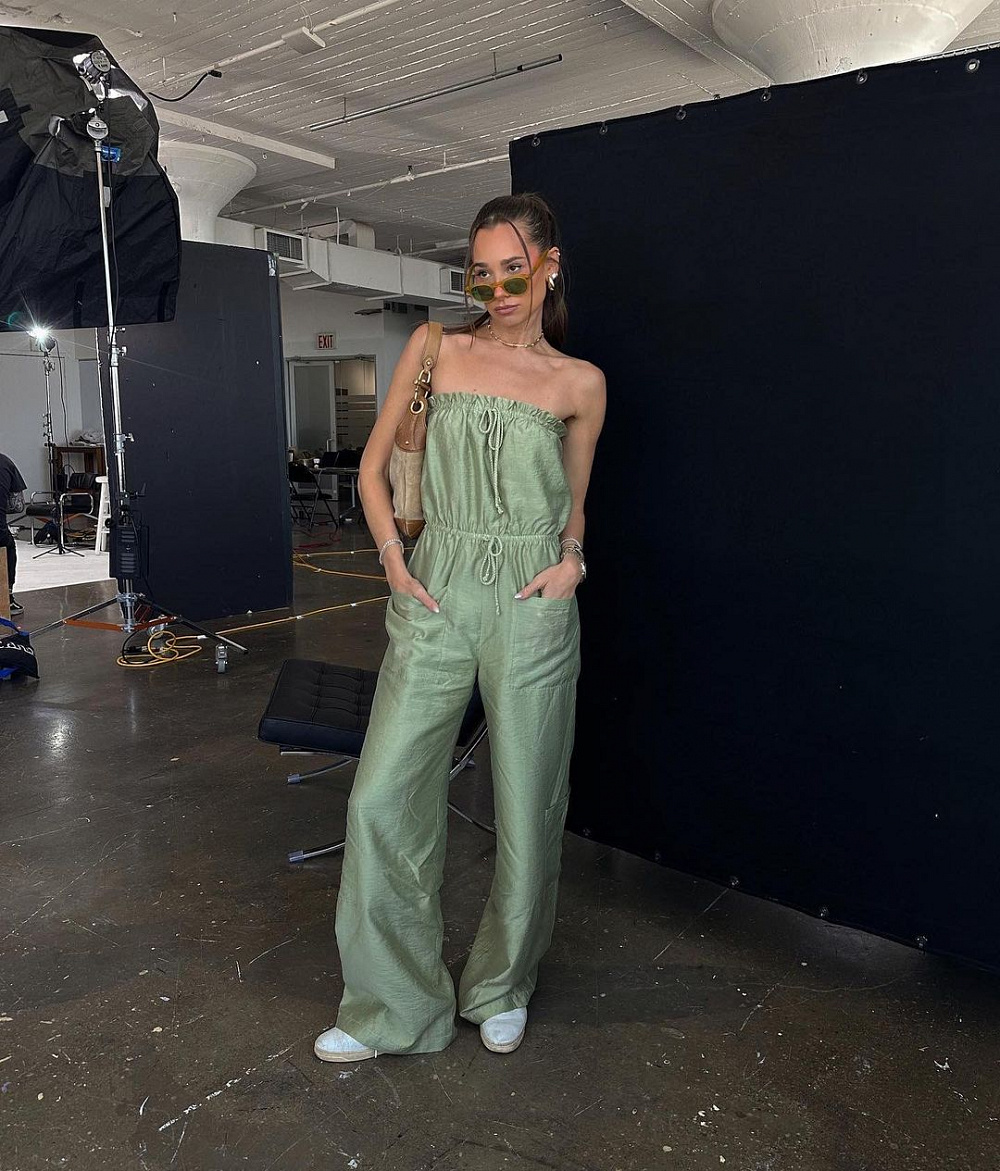 Instagram: @weworewhat