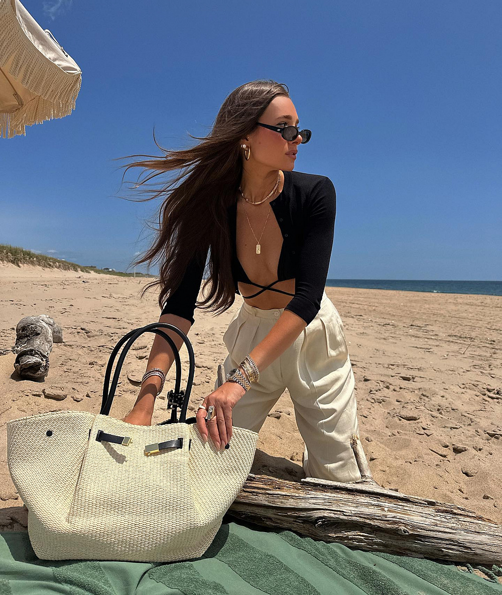 Instagram: @weworewhat