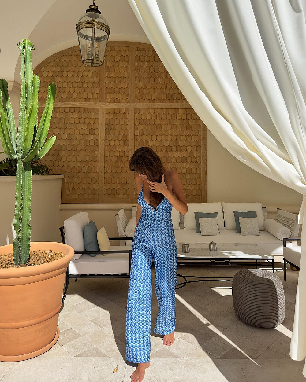 Instagram: @juliesfi