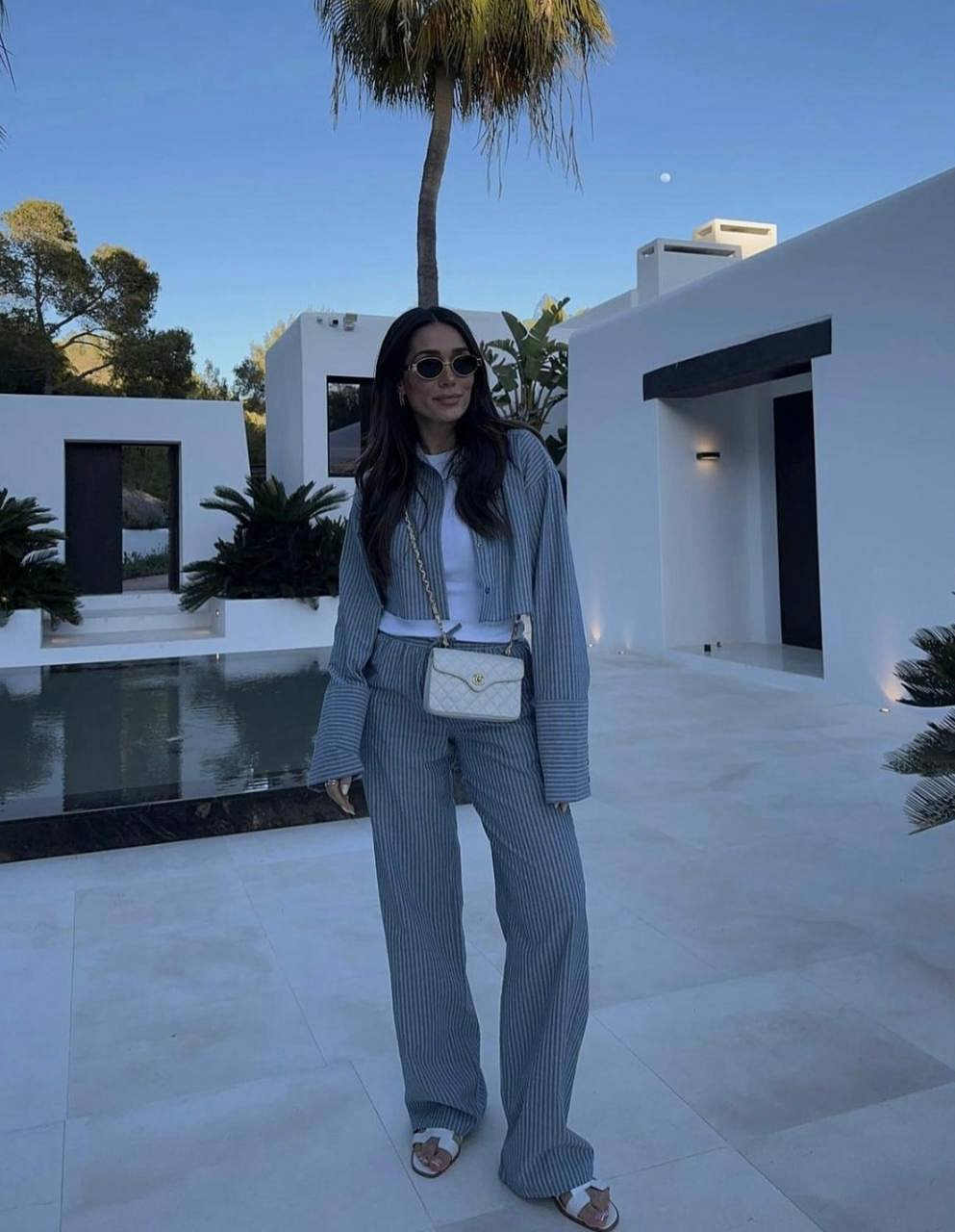 Instagram: betulakbaba