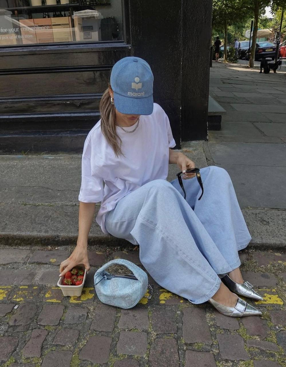 Instagram: whatgigiwears