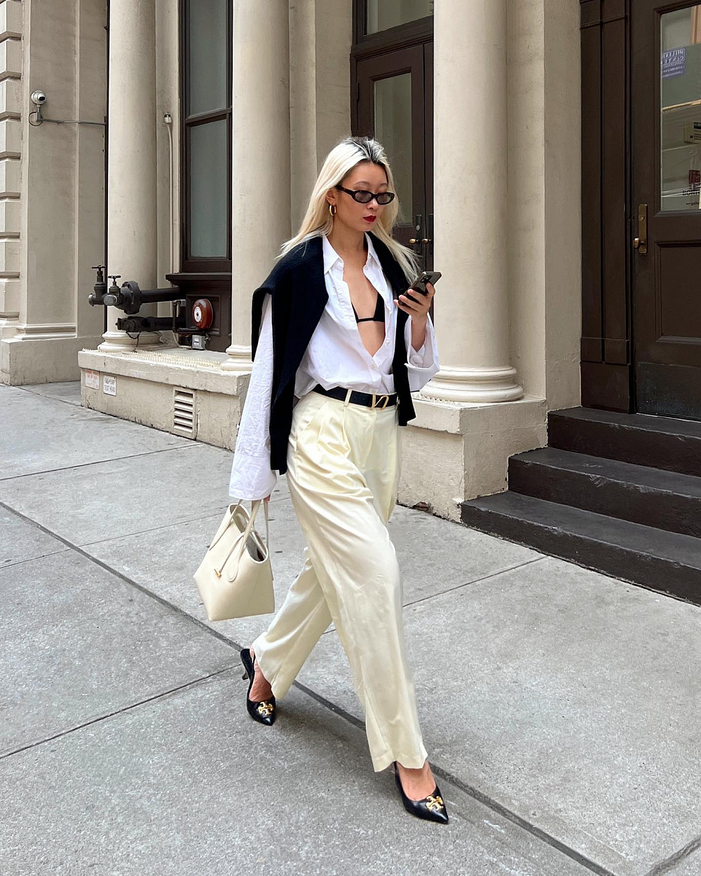 Instagram: @thecarolinelin