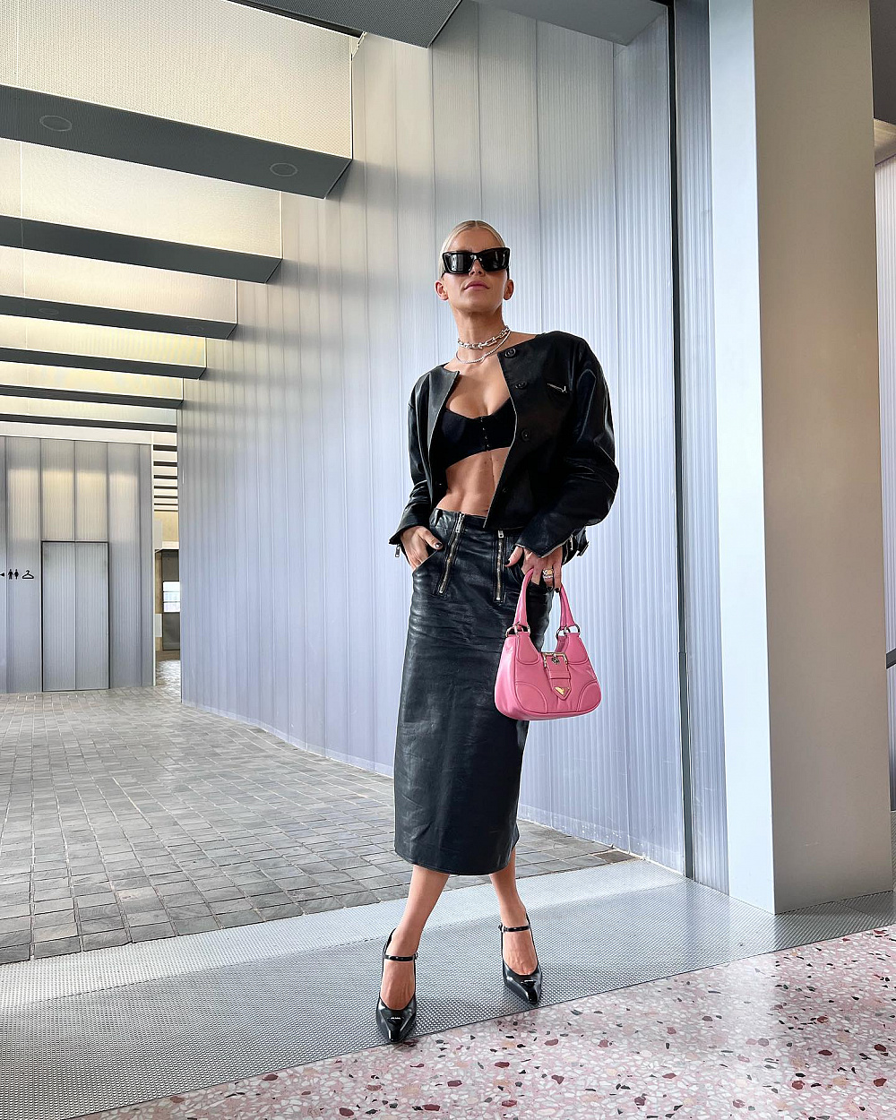 Instagram: @carodaur