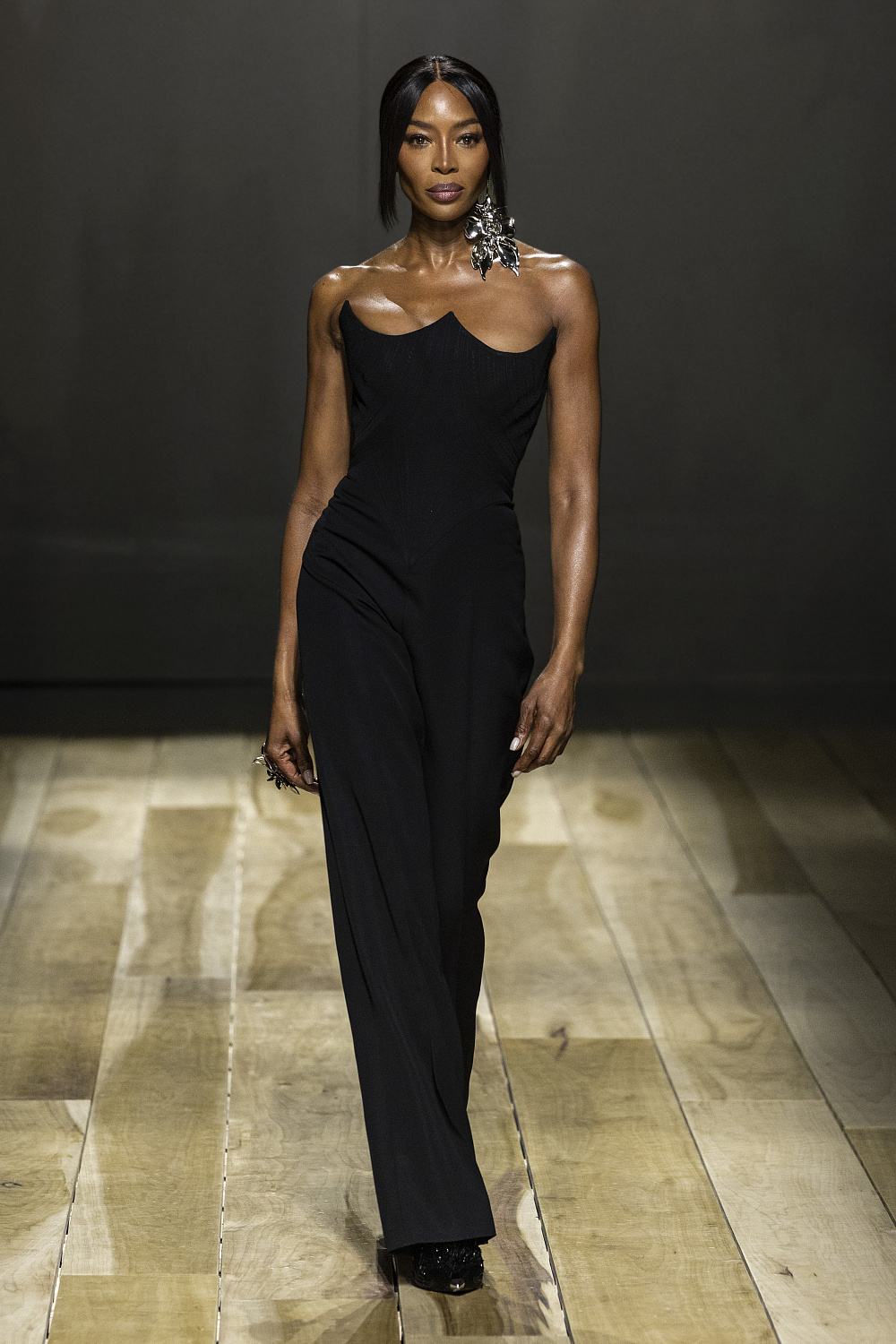 Модные черные платья 2024–2025 года: тенденции и новинки