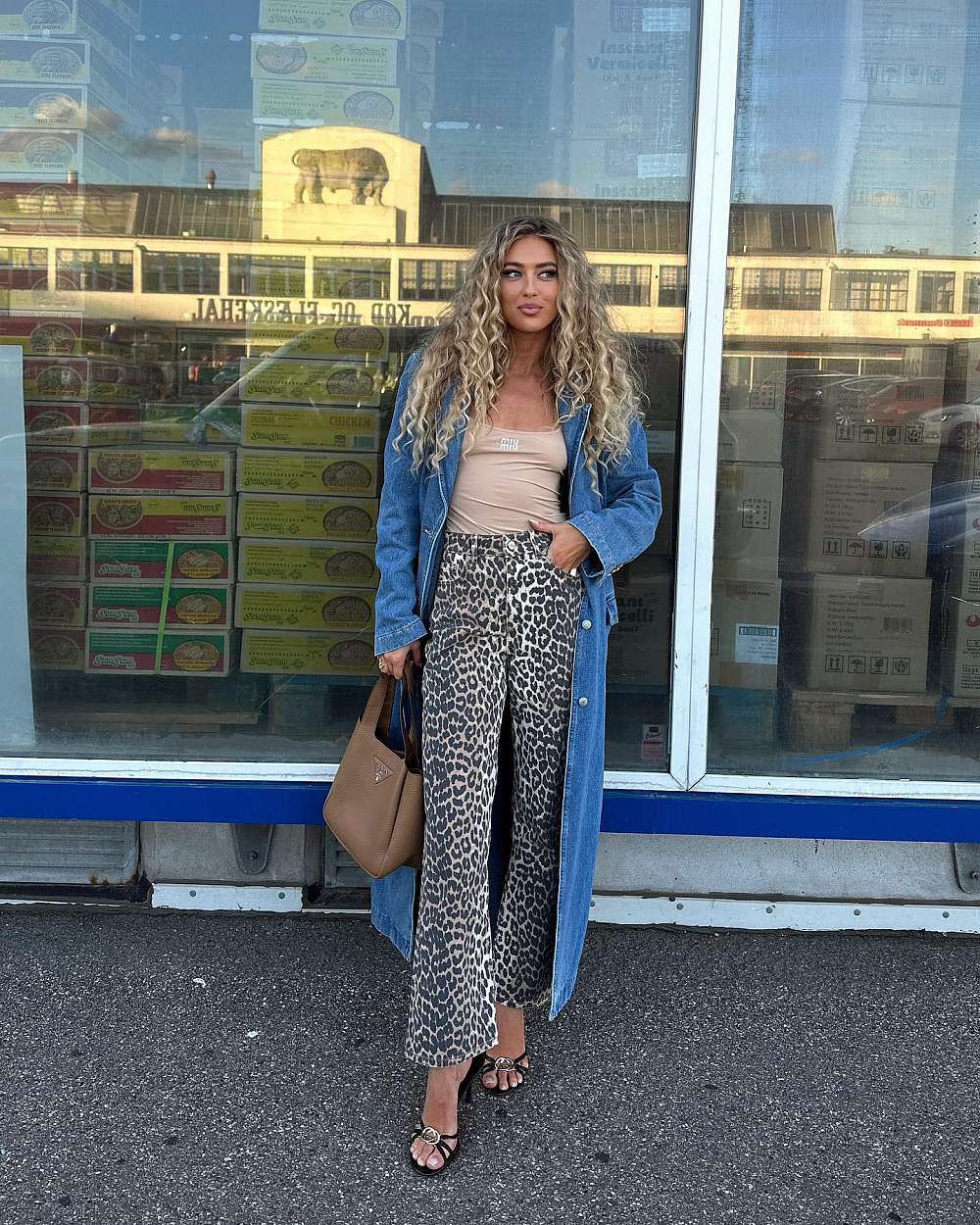 Instagram: @emilisindlev