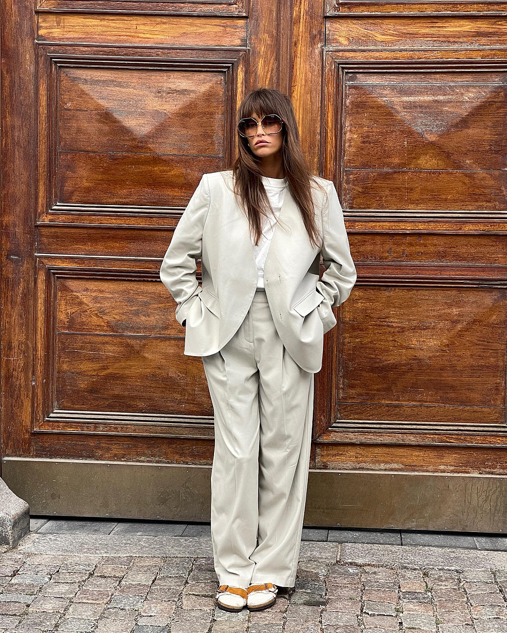 Instagram: @alisontoby