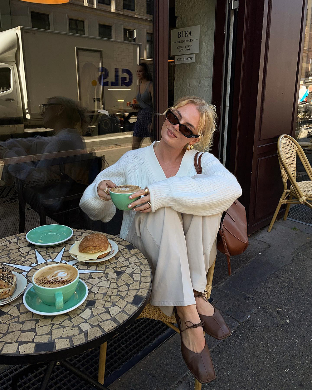 Instagram: @mathildenauta